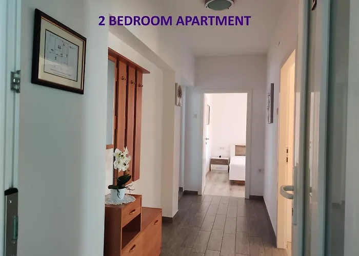 Apartman Miraflor, Center